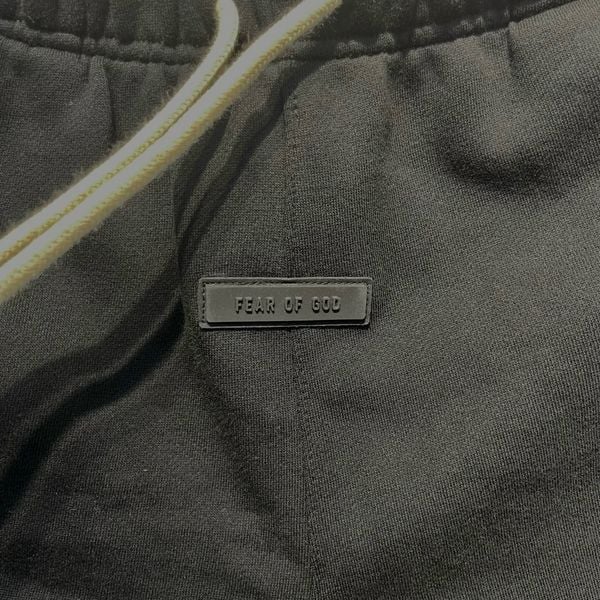 395 - Quần Fear Of God Essentials Sweat Short Jet Black