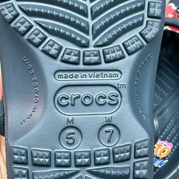502 - Giày Clog Unisex Crocs Classic x Naruto Shippuden Pack 2024 - Itachi 209883