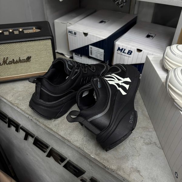 589 - Giày MLB Athflow V2 New York Yankees màu Đen - 3ARNATF4N-50BKS