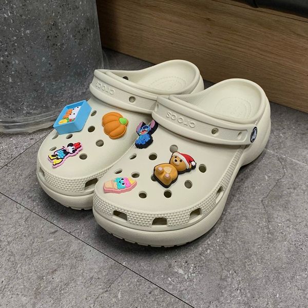 592 - Giày Sandal Clog Nữ Crocs Platform Classic Bone - 206750-2Y2