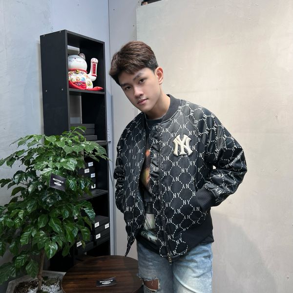 341 - Áo MLB Bomber Diamond Monogram Jacquard New York Yankees đen - 3AJPM0224-50BKS