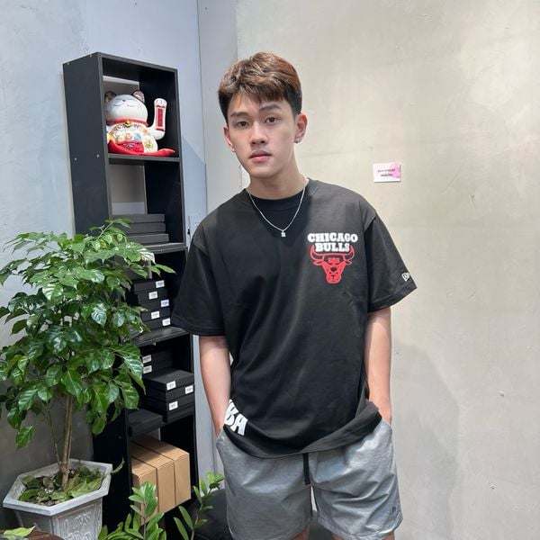 564 - Áo Thun New Era Chicago Bulls Neon màu đen - 60292338