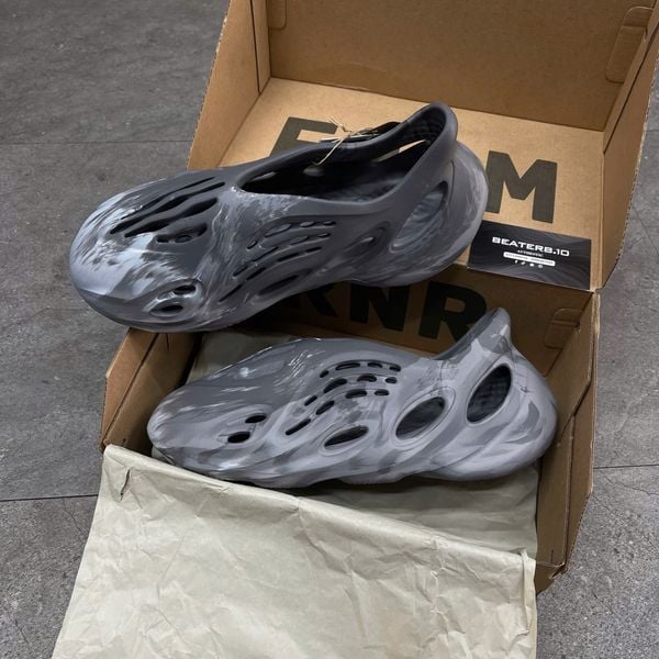 599 - Giày thể thao Yeezy Foam Runner MX Granite - IE4931
