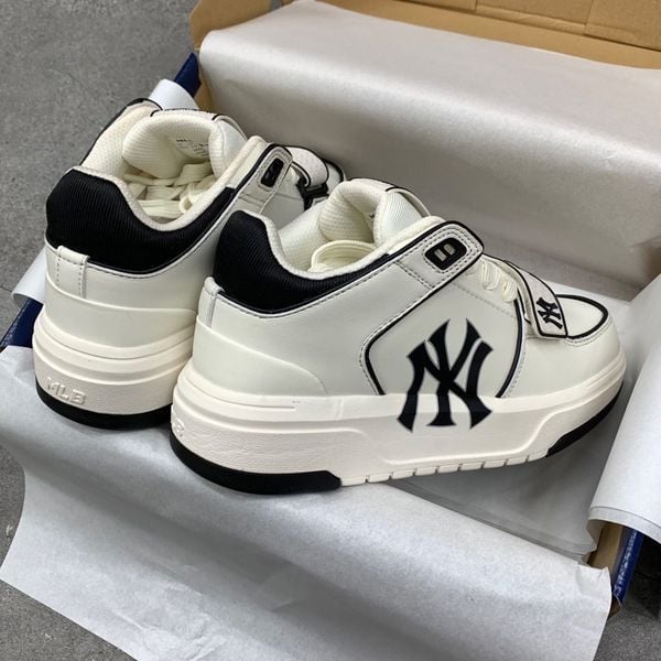 225 - Giày MLB Chunky Mid Liner Basic New York Yankees - 3ASXLMB3N-50BKS
