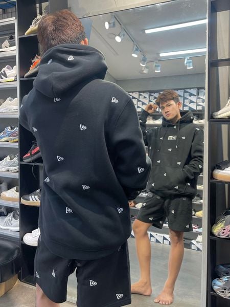 505 - Quần Short New Era Mini Logo Thêu Đen - 14187410