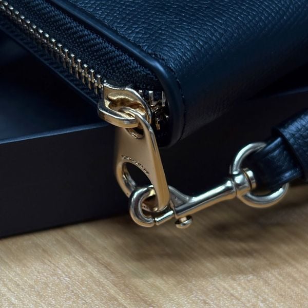 822 - Ví Coach dáng dài cầm tay khóa Zip Around Wallet 'Black' - C3441