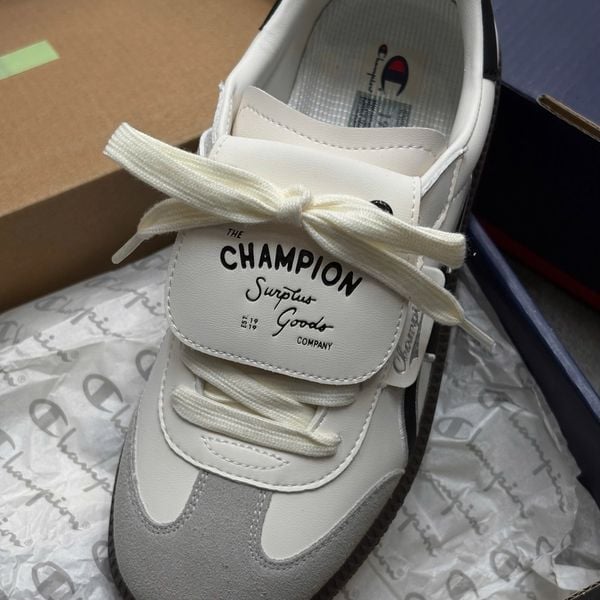 765 - Giày Champion Essentials Champ T-Trainer Đen Kem - UF44FWT46DU1HF4