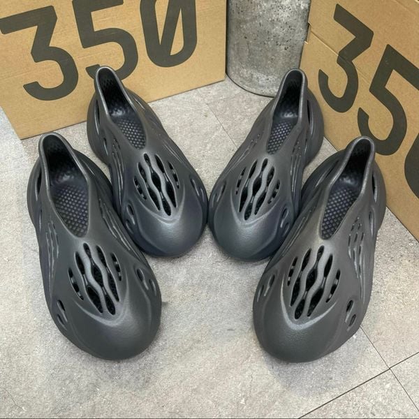 394 - Giày Adidas Yeezy Foam Rnnr 'Onyx' Black - HP8739
