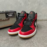 100 - Air Jordan 1 Mid 
