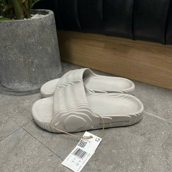 289 - Dép Quai Ngang Adidas Adilette 22 ‘Light Brown’ - HQ4670