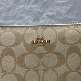 810 - Túi Coach kẹp nách Nolita 19 In Signature Canvas - CS442