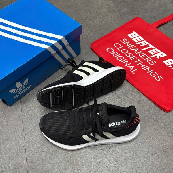 147 - Giày Adidas Swift Run White Black Red - B37730