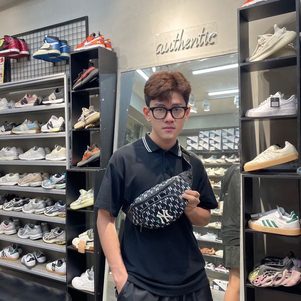 498 - Túi Bao Tử MLB Monogram Hip Sack New York Yankees 3AHSM012N-50BKS