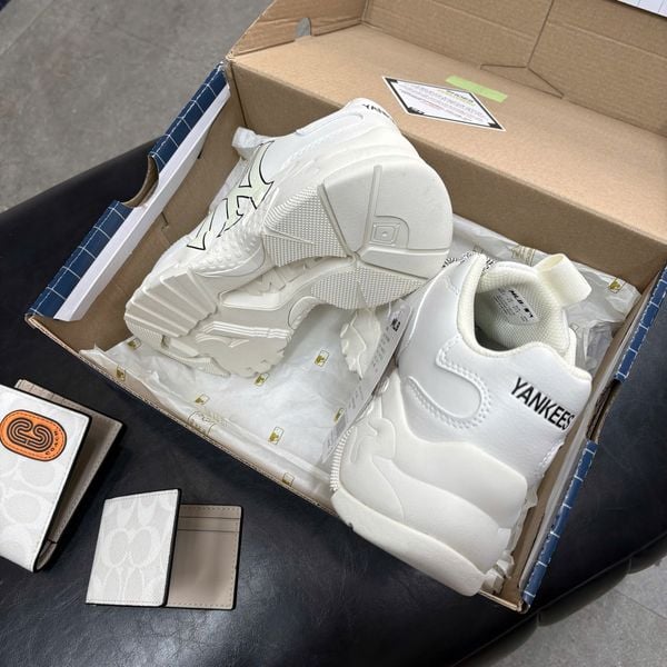 160 - Gày MLB Chunky Bigball New York Yankees màu trắng - 3ASHC101N