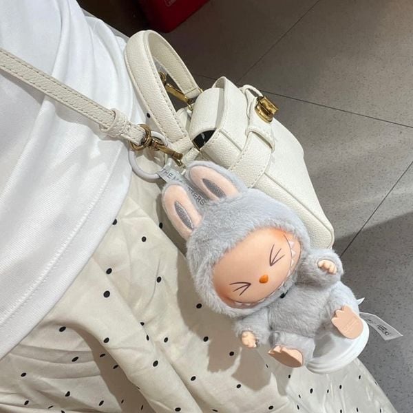 560 - Móc khoá Labubu POP MART the monsters MACARON V2 HAVE A SEAT 17CM - Set 6 box Code: 12402230008