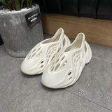 335 - Giày Adidas Yeezy Foam Rnnr 'Sand' - FY4567