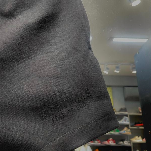 395 - Quần Fear Of God Essentials Sweat Short Jet Black