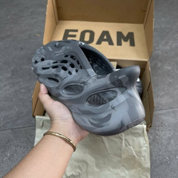 599 - Giày thể thao Yeezy Foam Runner MX Granite - IE4931