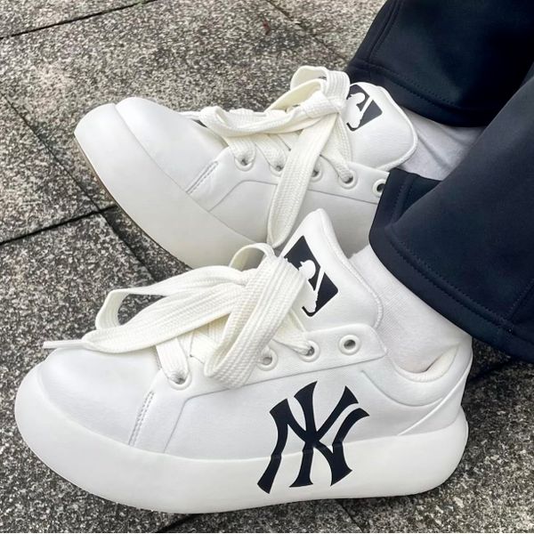 588 - Giày MLB Chunky Classic Base New York Yankees Ivory màu Trắng - 3ASXCCB4N-50IVS