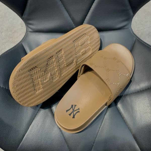 465 - Dép MLB Chunky Mound Mono Dia NY Brown - 3ALPAC123-50BRW