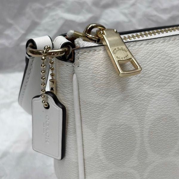 811 - Túi Coach kẹp nách Nolita 19 In Signature Canvas - CS442
