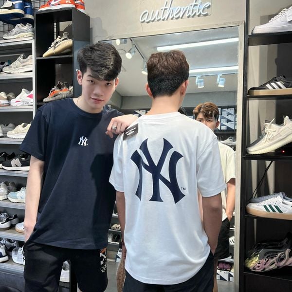 130 - Áo New Era Big Logo Navi màu trắng - 12119412