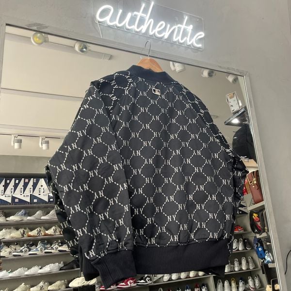 341 - Áo MLB Bomber Diamond Monogram Jacquard New York Yankees đen - 3AJPM0224-50BKS