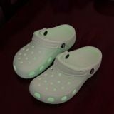 792 - Dép Sandal Clog Unisex Crocs Classic - Noctilucent