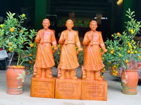 Tượng Danh Nhân - Tượng Gỗ Trần Quốc Tuấn Kích Thước C80-S22-N25 Gỗ Hương Đá