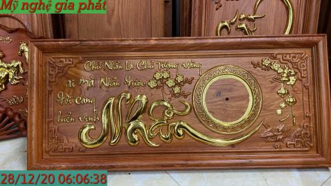 Đồng hồ gỗ chữ Nhẫn