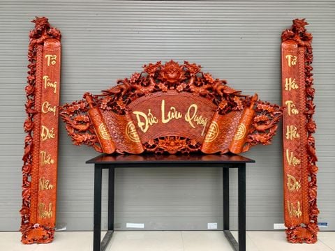 Cuốn Thư Câu Đối Gỗ Hương Đỏ Chữ Việt Đức Lưu Quang Kích Thước 1m97