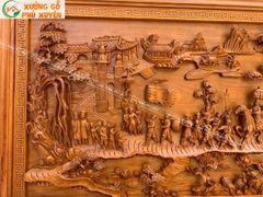 Tranh Gỗ Vinh Quy Bái Tổ Kênh Bong Kích Thước 197*97*6 Cm Hương Đỏ