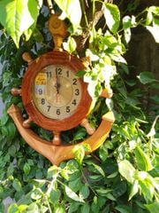 Đồng hồ gỗ mỏ neo