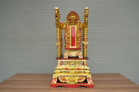 Ngai thờ Kích Thước Cao 74cm, Ngang 40cm, Sâu 33cm Gỗ Mít Sơn Sơn Thếp Vàng