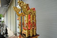 Ngai thờ Kích Thước Cao 74cm, Ngang 40cm, Sâu 33cm Gỗ Mít Sơn Sơn Thếp Vàng
