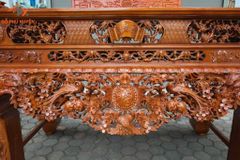 Bàn Thờ - Án Gian Đứng Gỗ Gụ - Vua Sập Thờ Đục Mai Đào Kích Thước 197