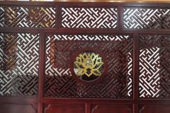Vách Ngăn Phòng Thờ -  Gỗ Tự Nhiên- Gỗ Hương Đỏ Nam Phi