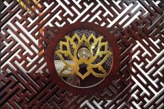 Vách Ngăn Phòng Thờ -  Gỗ Tự Nhiên- Gỗ Hương Đỏ Nam Phi