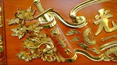 Hoành Phi Câu Đối Gỗ Nguyên Khối Dát Vàng Nền Trơn Kích Thước Hoành Phi 155*61*5 - Câu Đối 155*28*4 Gỗ Hương Đỏ