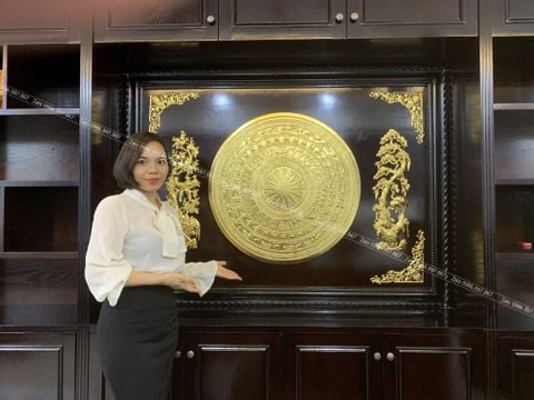 Tranh Trống Đồng Khung Gỗ Sồi Mặt Dát Vàng 18K Kích Thước 175*125 Cm