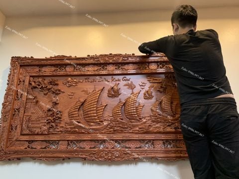 Tranh Gỗ Thuận Buồm Xuôi Gió Kênh Bong Kích Thước 217*107*6 Cm Gỗ Hương Đá