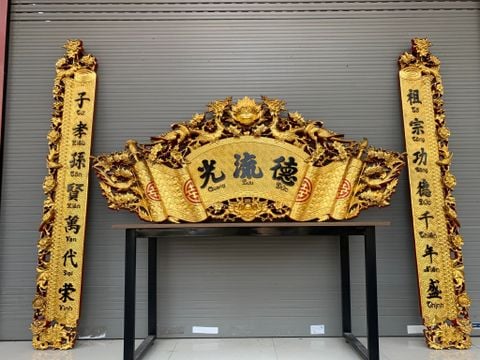Cuốn Thư Câu Đối Sơn Son Thếp Vàng Mai Hoá Rồng Kích Thước 1m97 Gỗ Hương Đỏ
