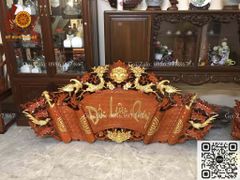 Cuốn Thư Câu Đối Gỗ Hương Đỏ Chữ Việt Đức Lưu Quang Kích Thước 1m97 Dát Vàng Theo Yêu Cầu