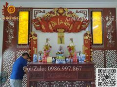 Cuốn Thư Câu Đối Gỗ Hương Đỏ Chữ Việt Đức Lưu Quang Kích Thước 1m97 Dát Vàng Theo Yêu Cầu