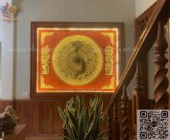 Tranh Trống Đồng Nền Đỏ Khung Gỗ Sồi Mặt Dát Vàng 18K Kích Thước 175*125 Cm