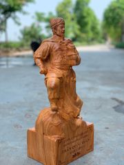 Tượng Danh Nhân -  Tượng Gỗ Trần Quốc Tuấn Kích Thước C50 Gỗ Hương Đá