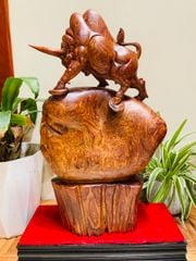 Tượng Linh Vật - Bò Tót cao 60cm gỗ cẩm