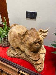 Tượng Linh Vật - Heo Xinh Gỗ Ngọc Am Thơm Nức Cao 33cm, Ngang 28cm, Sâu 21cm