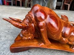 Tượng Linh Vật - Bò Tót Gỗ Hương Đỏ Ngang 47cm