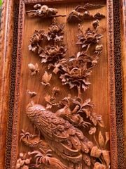 Tranh Gỗ Phong Thủy - Tranh Chim Công Hoa Mẫu Đơn Kích Thước Ngang 67cm, cao 108cm